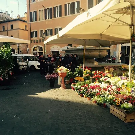 Campo De' Fiori Apartment
